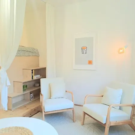 Cozy With A Unique Style Apartman *